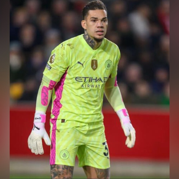 Puma Authentic Manchester City Goalkeeper Green Soccer Shorts Men’s Sz: L - Picture 2 of 7